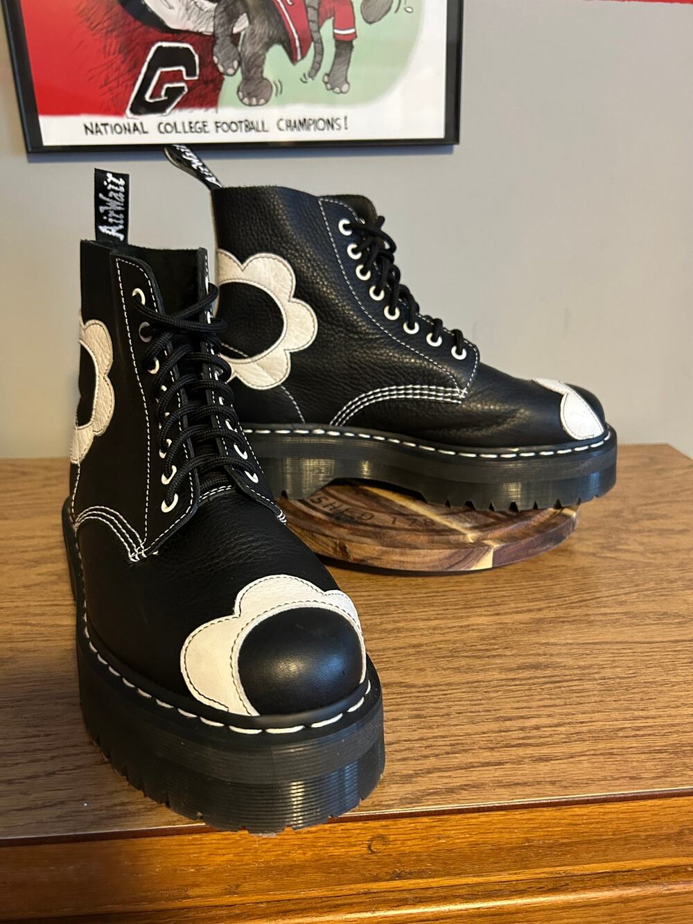 Dr Martens Sinclair Flower Pisa size 10/EU 42